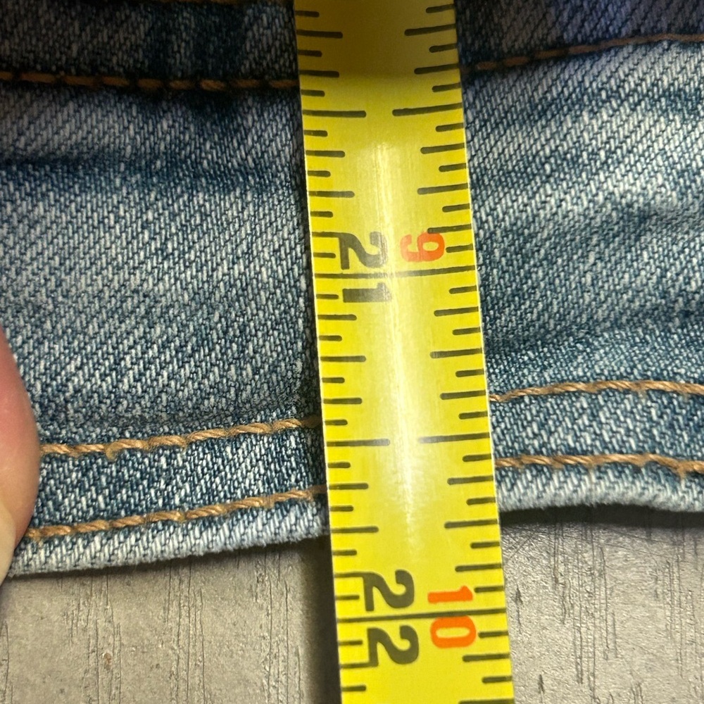 Old Navy Women’s Size M Jacket Classic Denim Blue Trucker Jean Pockets Western - Picture 15 of 15